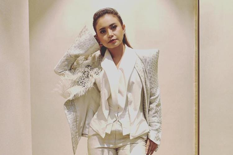 Instagram: @itsrossa910