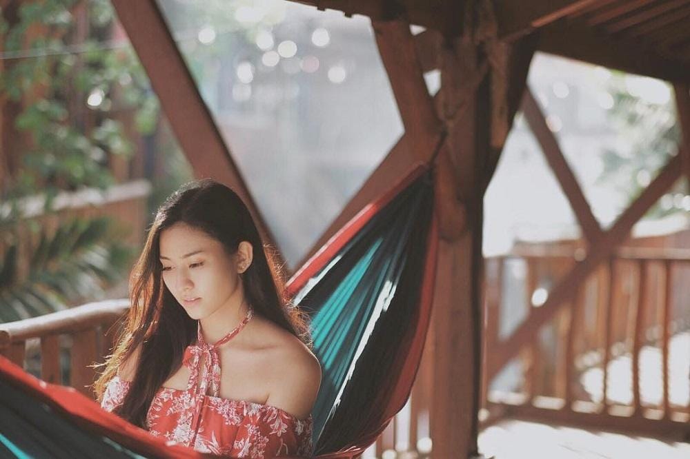 Bertunangan dengan Mantan Nikita Willy, Gadis Bali Ini Kasih Inspirasi Buatmu