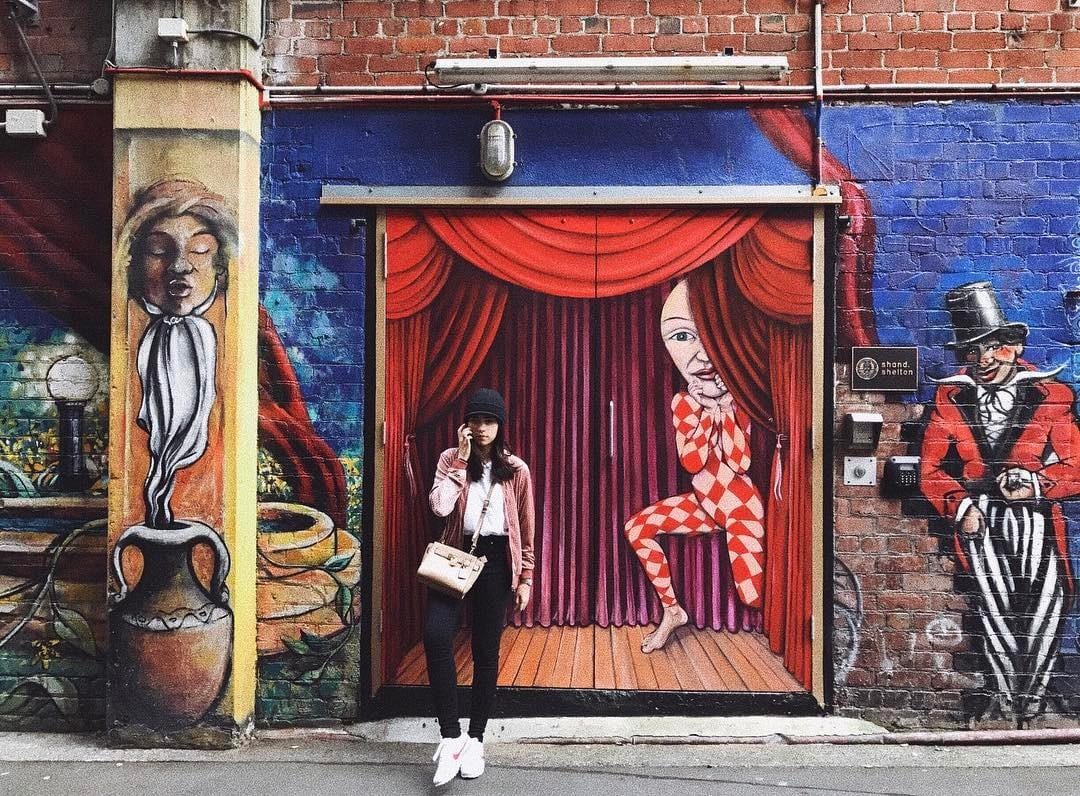 Instagram: @isyanasarasvati