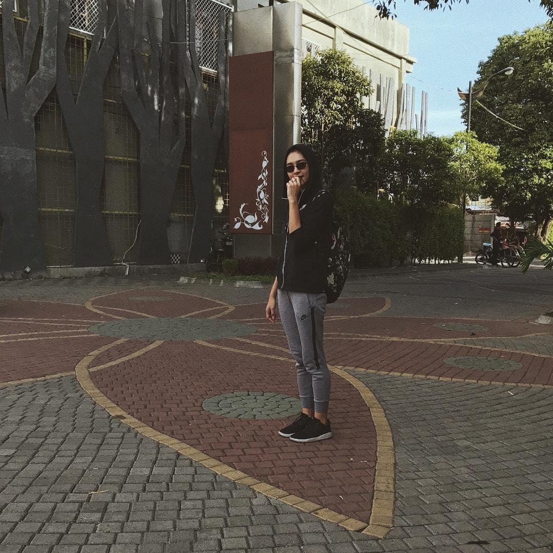 Instagram: @miktambayong