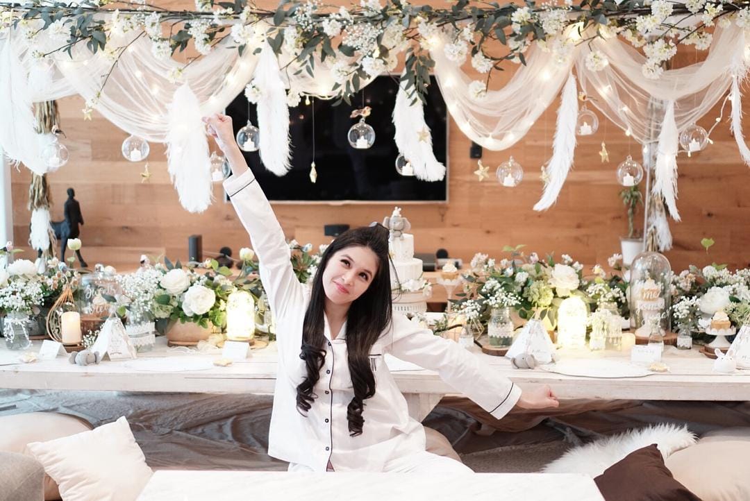 Instagram: @sandradewi88