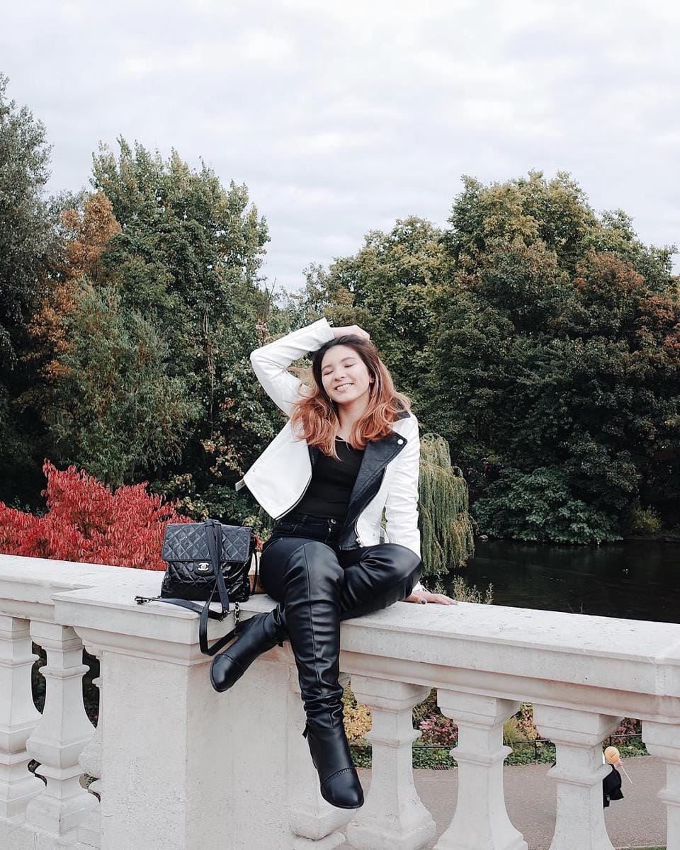 Instagram: @sharazaaa