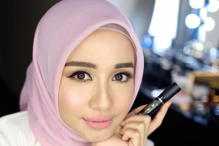 Instagram: @laudyacynthiabella