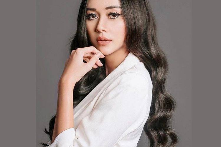 Instagram: @aurakasih