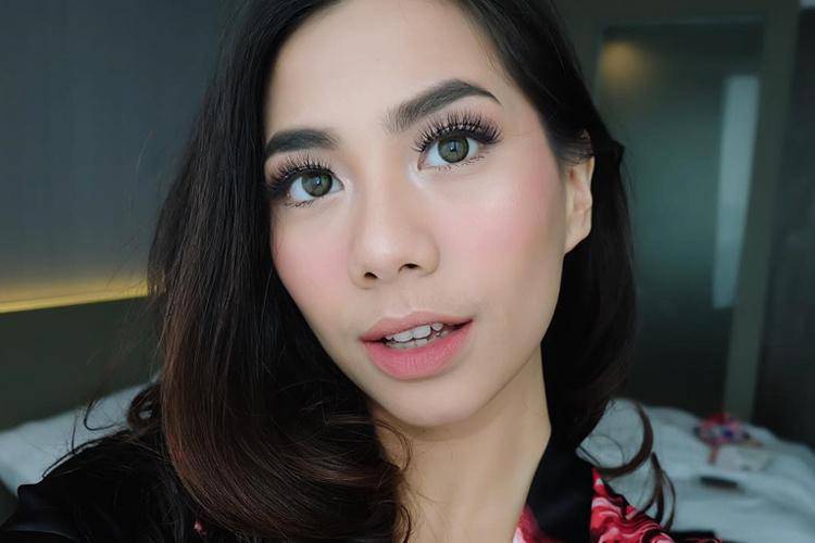 Instagram: @abellyc