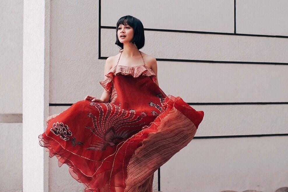 Andien Membuktikan Kalau Memakai Batik atau Tenun Enggak Berarti Kuno
