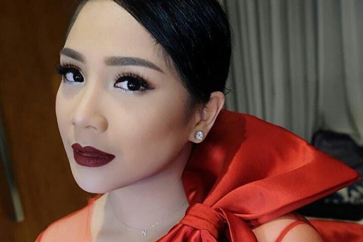 Dari Natural Hingga Bold, Ini Deretan Lipstik Favorit Nagita Slavina
