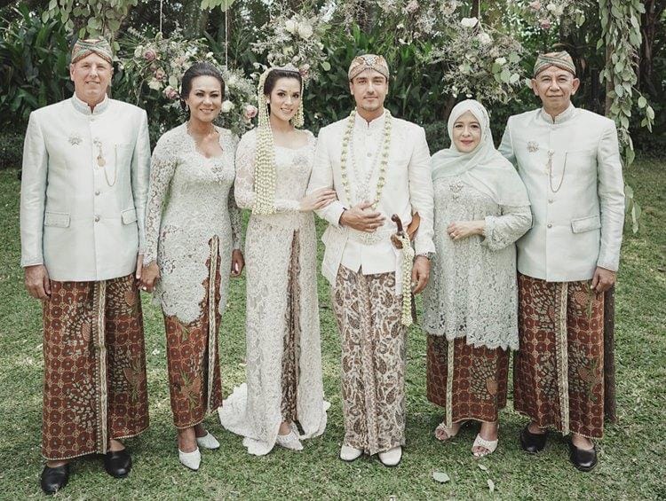 Instagram @raisa6690