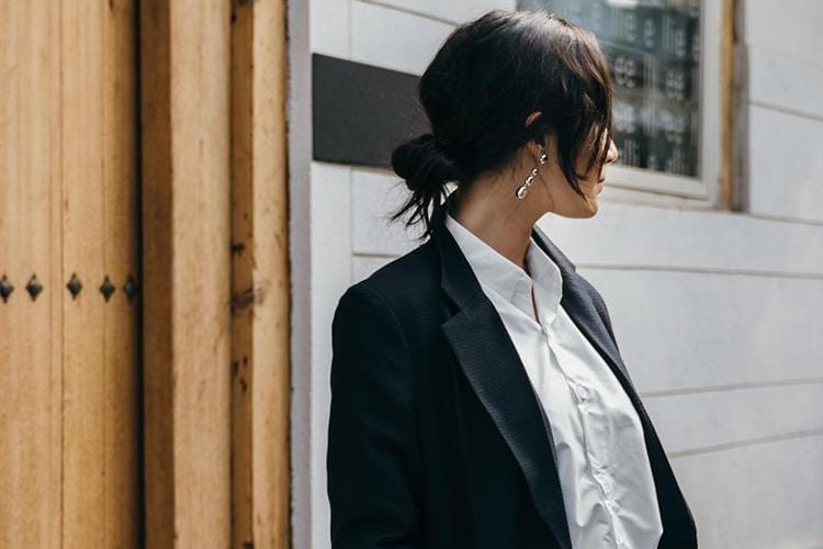 #PopbelaOOTD: Tampil Elegan dengan Black Coat A la Tatjana Saphira