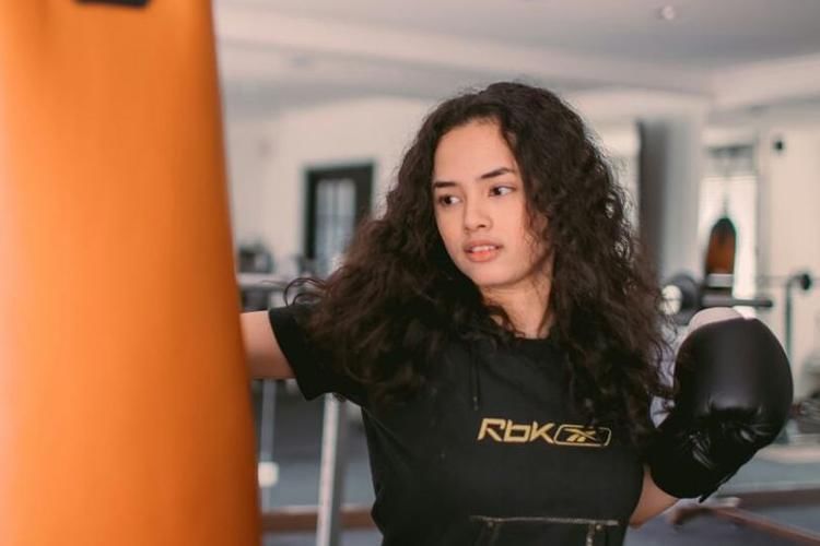 Instagram: @fitnessembassy