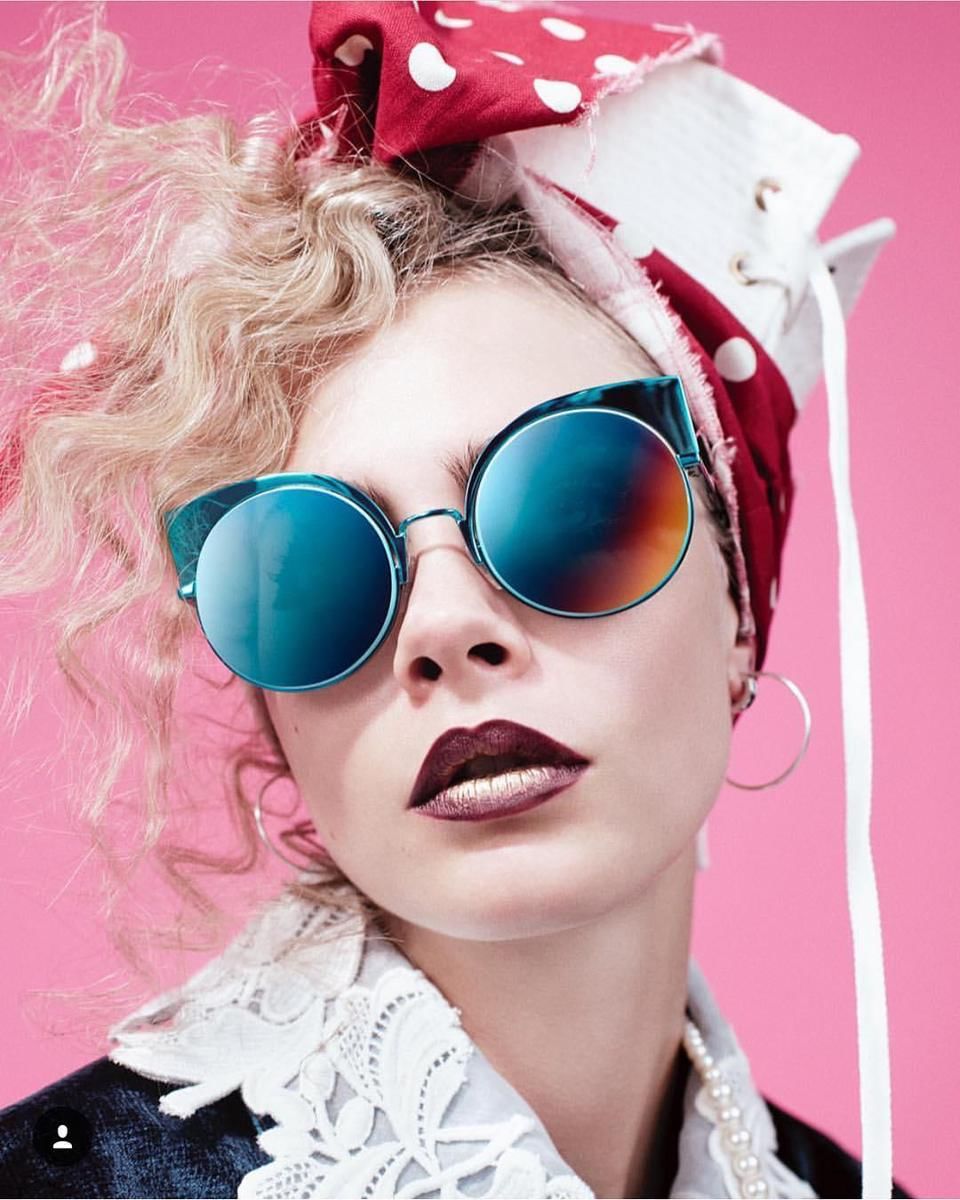 instagram @caradelevingne