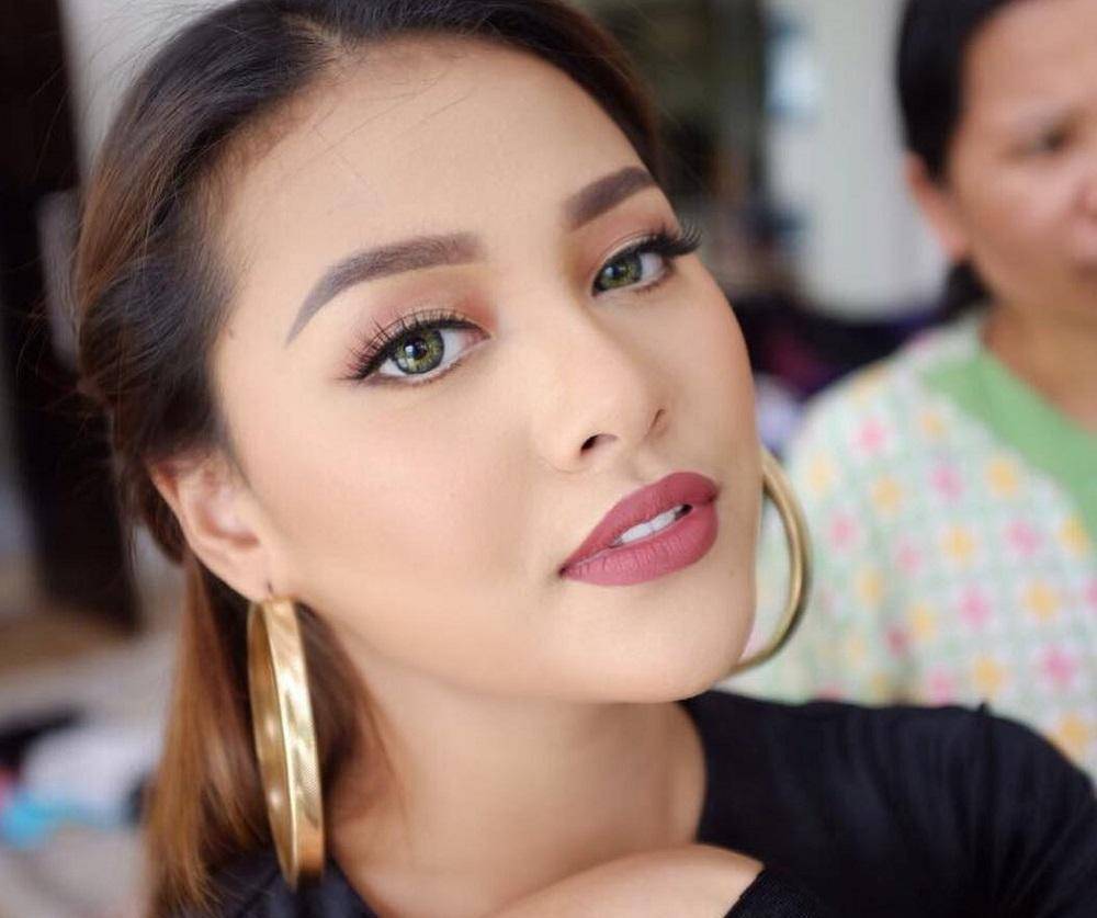 www.instagram.com/aurelie.hermansyah