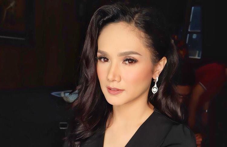 Instagram @mulanjameela1