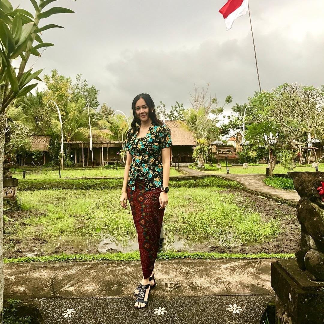 instagram.com/Aurakasih