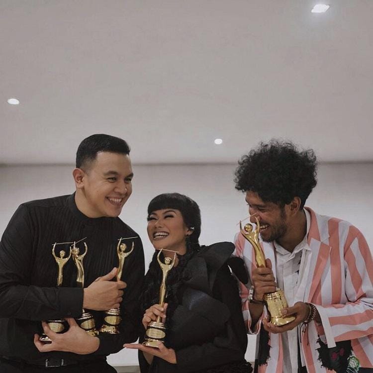 instagram.com/tulusm