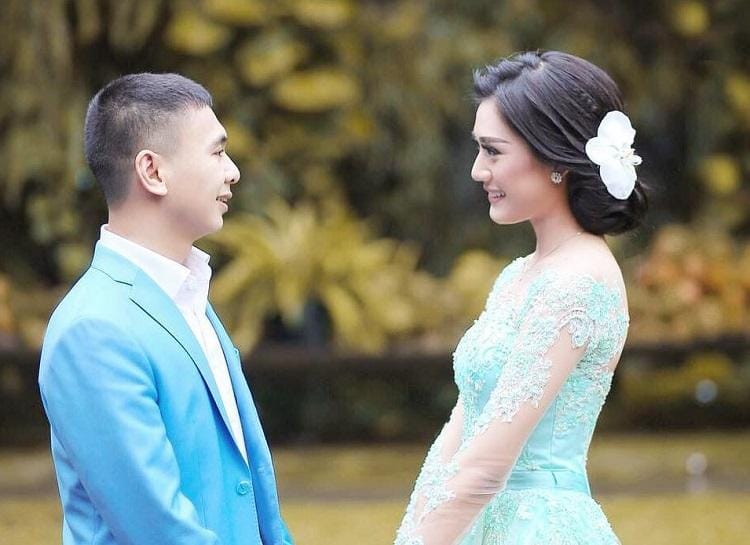 instagram.com/anissaaziza