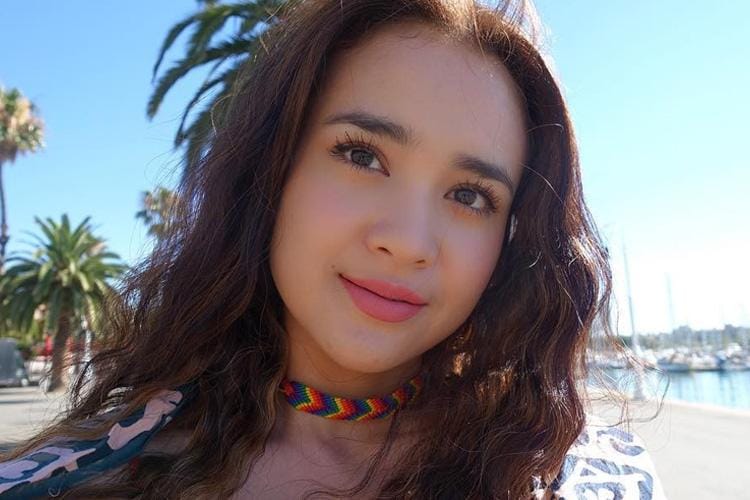 Tips Tampil Cantik Saat Liburan a la Michelle Ziudith, Intip Yuk!