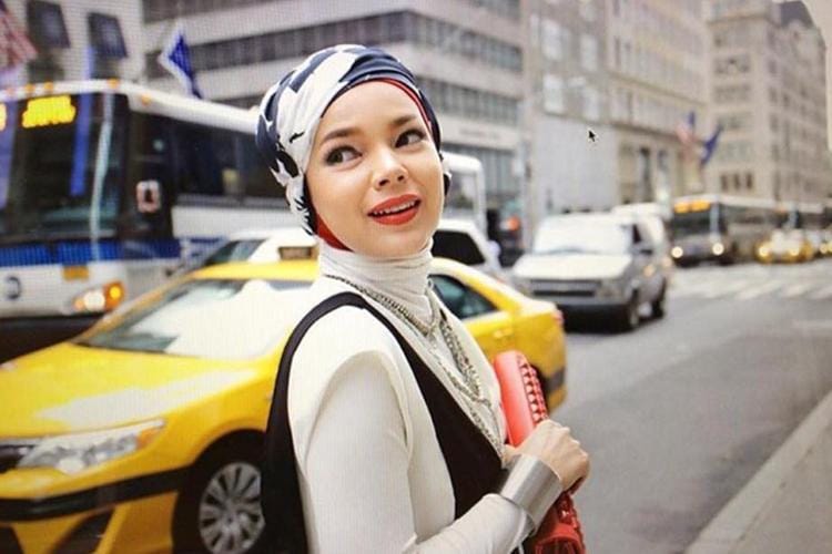 Instagram.com/dewisandra/helmilingga