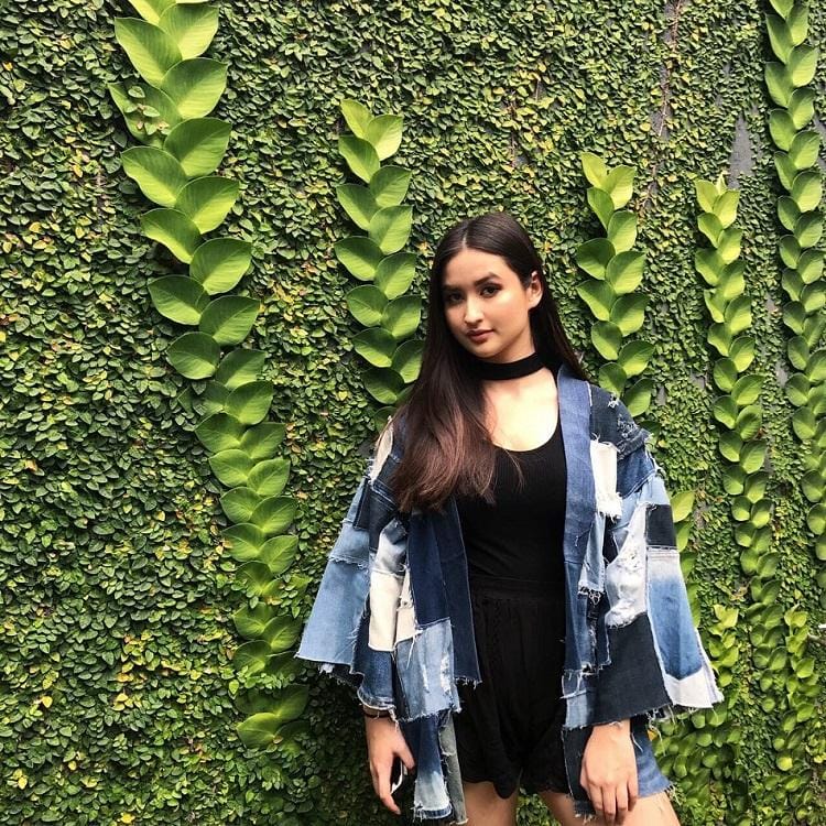 Instagram.com/stephaniepoetri