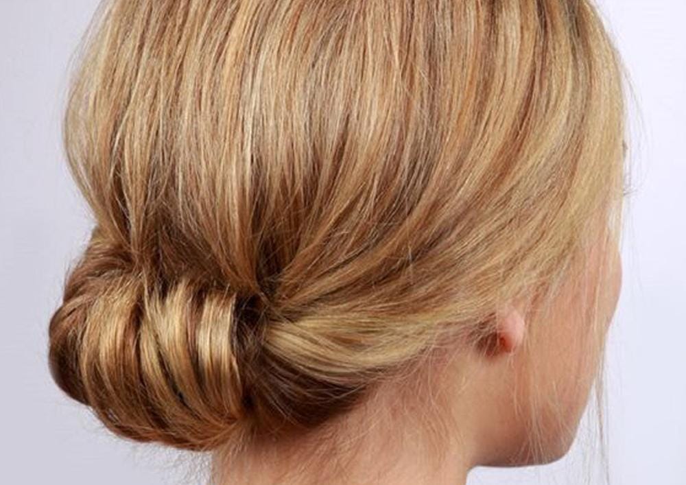 Tutorial Hair Bun Simpel dan Elegan untuk Acara Formal Hanya Dalam 3 Menit!