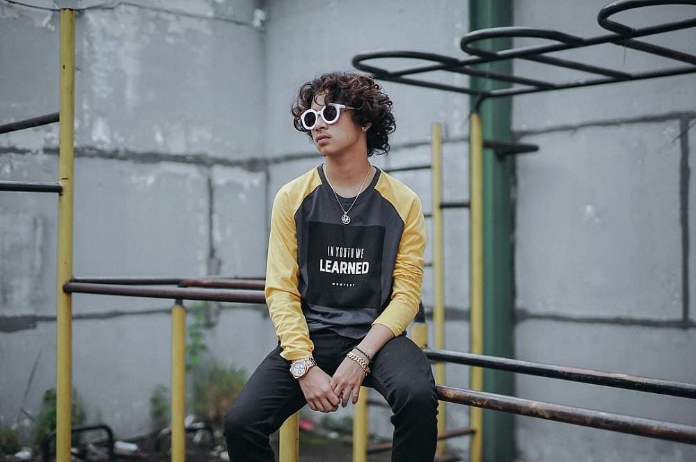 instagram.com/bastiansteel