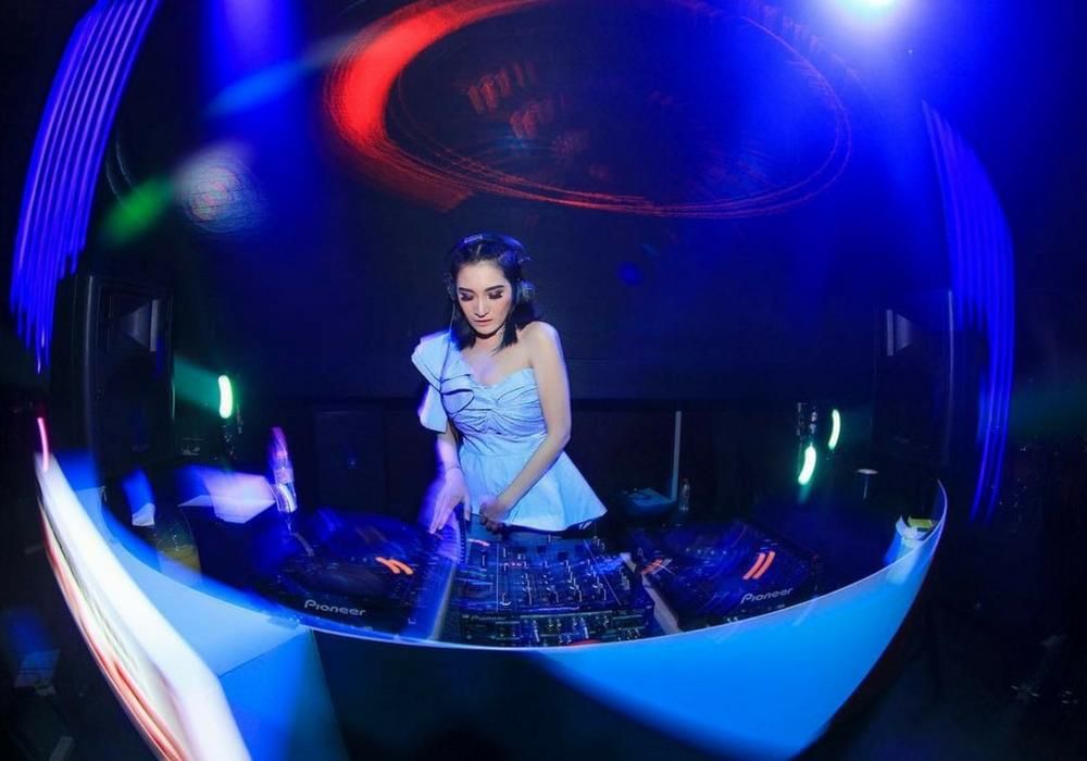 instagram.com/kikiamaliaworld