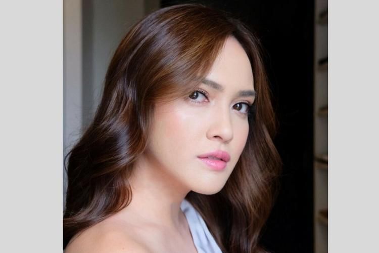 Instagram.com/@shandyaulia