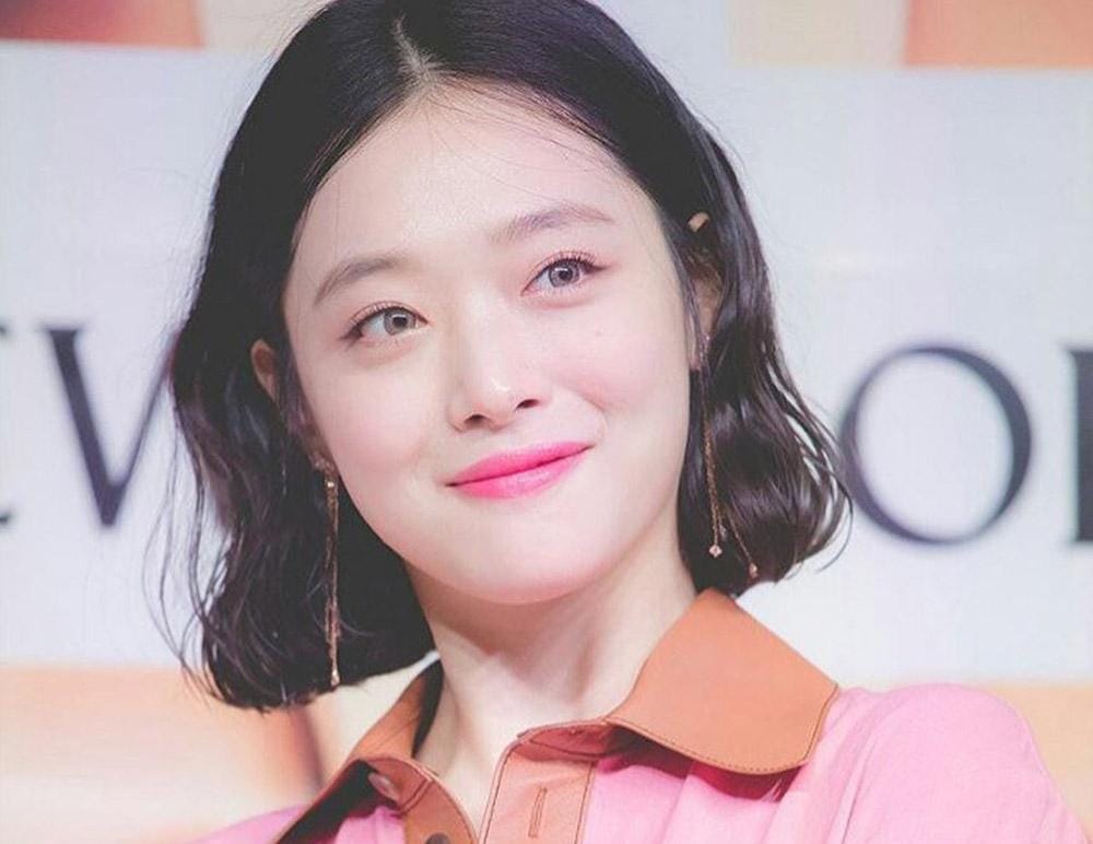Antara Endorse dan Self Love Ini Bedanya Feed Instagram Seleb Indonesia dan Korea