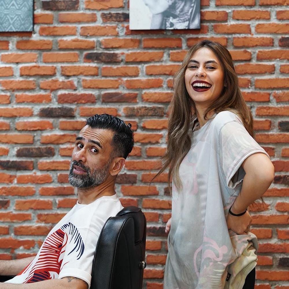 Instagram.com/valerieethomas