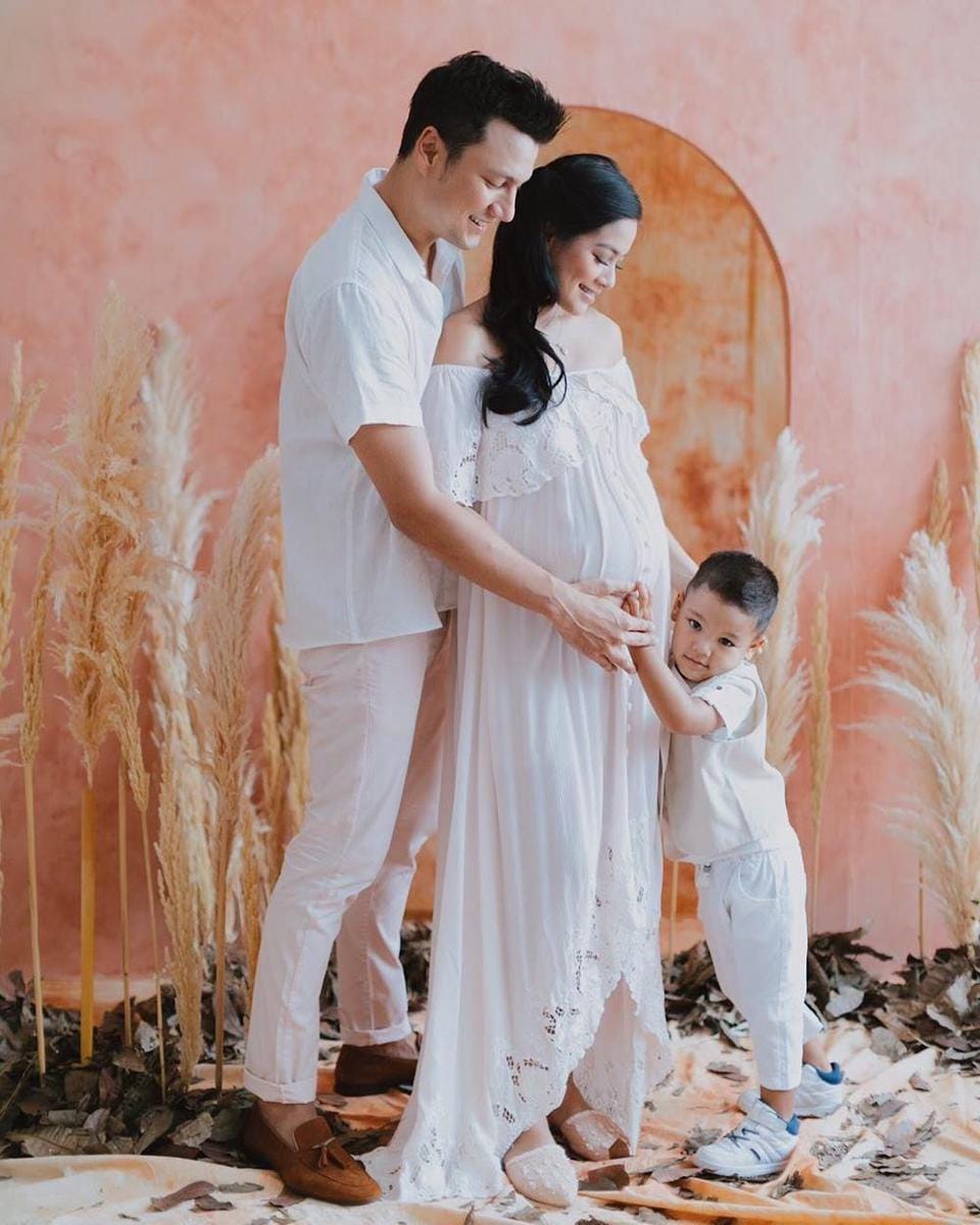 Instagram.com/titi_kamall/avelinegunawan/babyaxioo