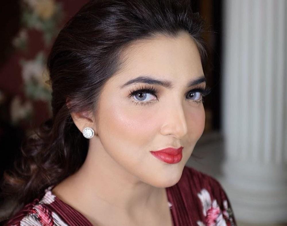 instagram.com/ashanty_ash