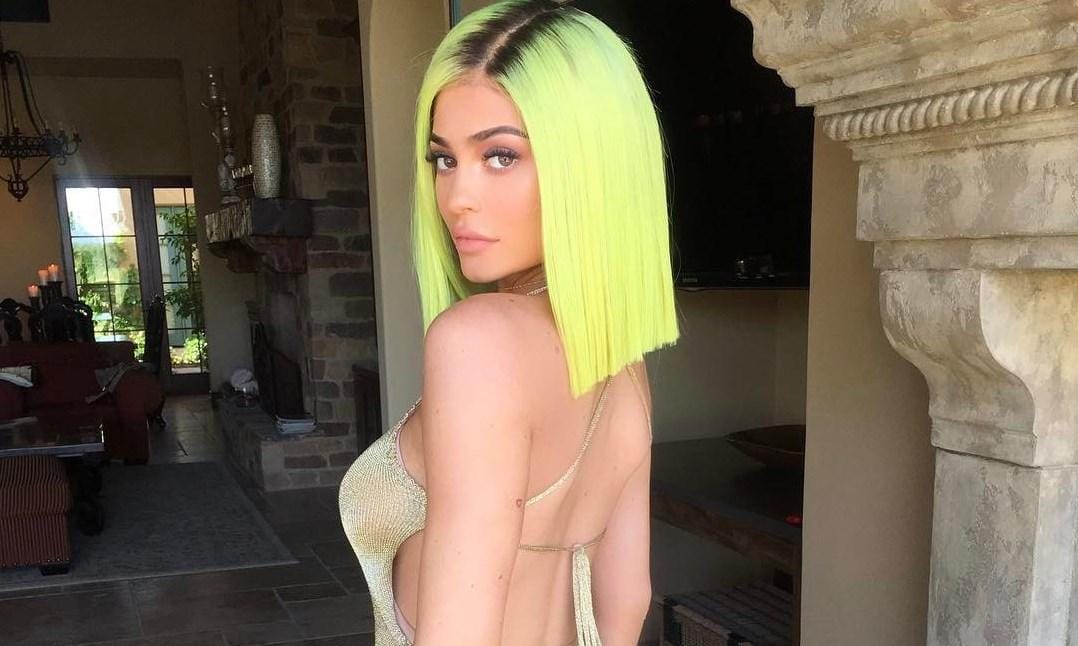 Transformasi Gaya Kylie Jenner yang Kontroversial