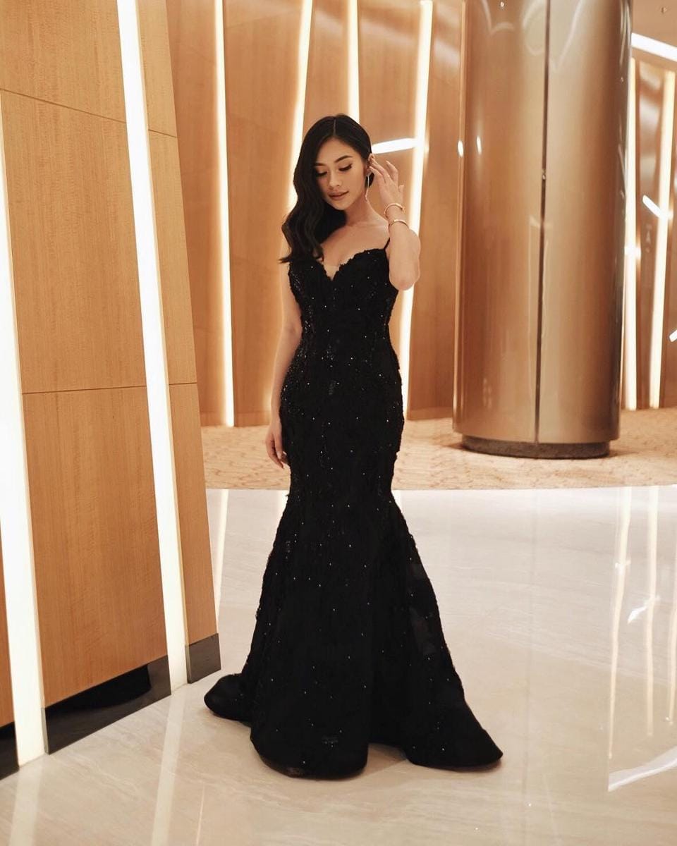 Instagram.com/ClaudiaNovira