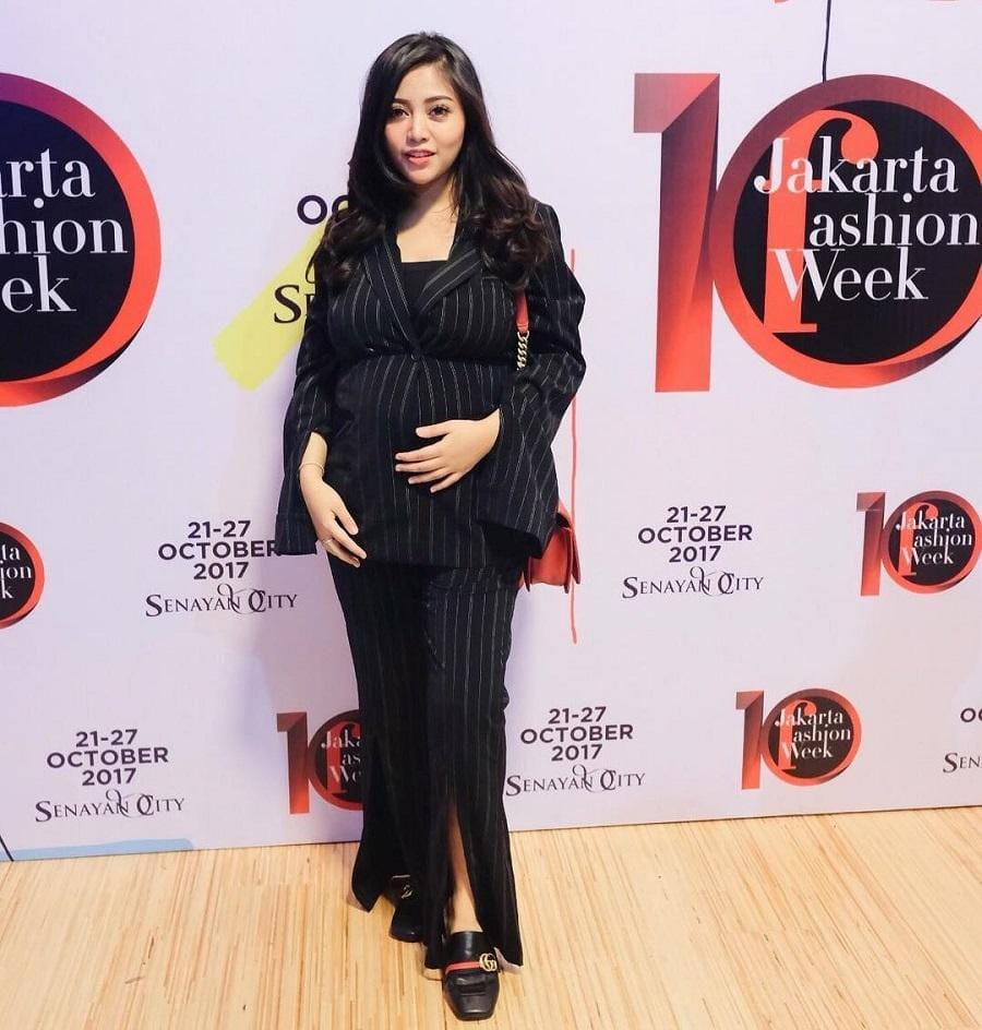 Instagram.com/rachelvennya