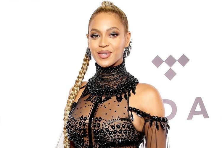 harpersbazaar.com