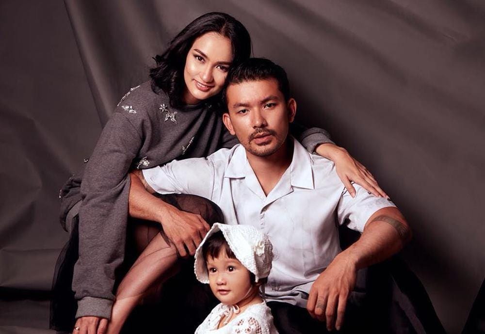 Instagram.com/atiqahhasiholan, Mario Photographie