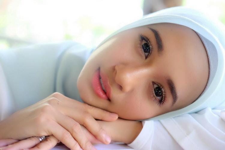 Instagram.com/@laudyacynthiabella