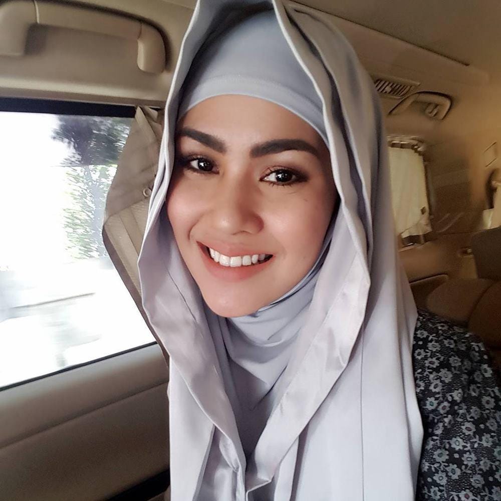 Instagram.com/kartikaputriworld