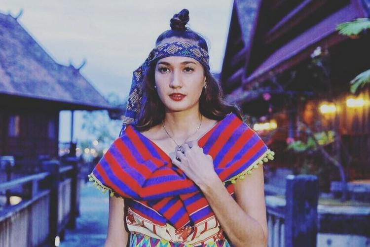 Instagram.com/@nadinelist