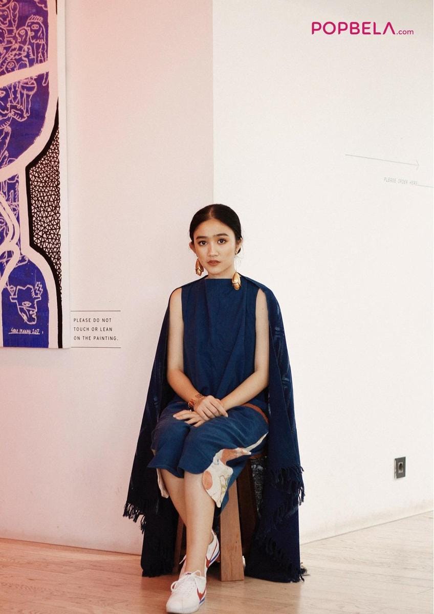 Photographer: Ivan Varth, Stylist: Lindyra Cesara, Makeup Artist: Kay Mori, Outfits: Imaji Studio -Accessories: Alenka & Margo, Location: OnThree, Senopati