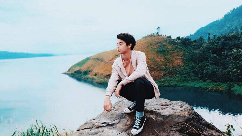 instagram.com/bastiansteel