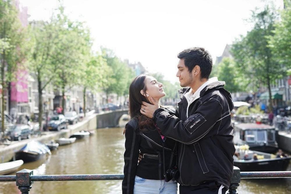 Romantis! Ini 11 Potret Liburan Irish Bella dan Giorgino Abraham di Eropa