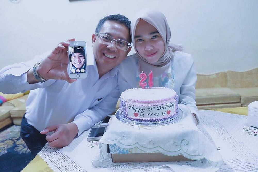 idntimes.com, Instagram.com/iqbaal.e