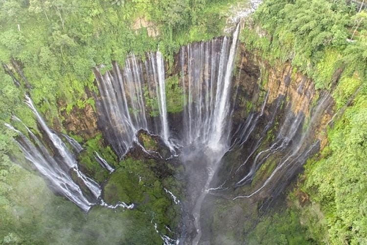 Takjub, 5 Air Terjun Instagramable Ini Ada di Indonesia