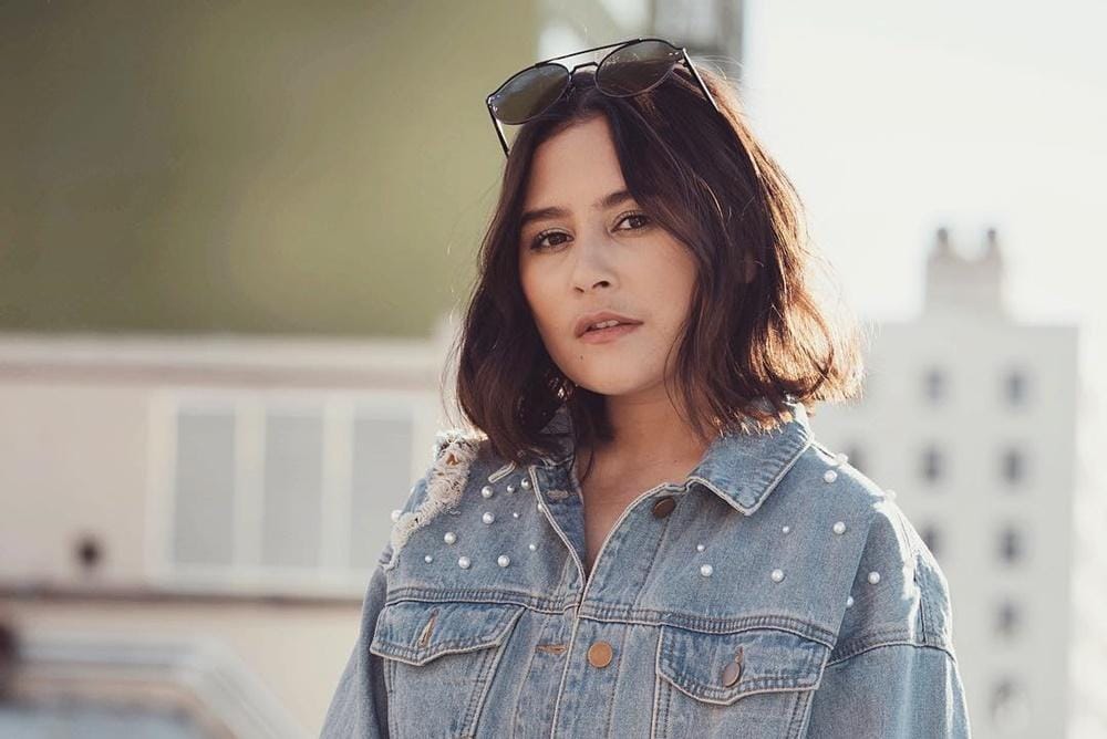 Family Goals! Ini 13 Potret Kehangatan Keluarga Prilly Latuconsina