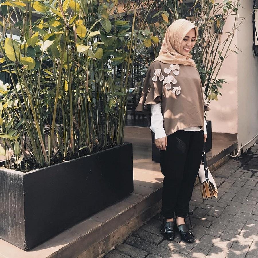 Instagram.com/restuanggraini