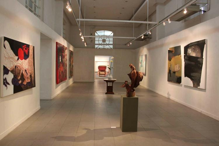 outoftheboxindonesia.wordpress.com