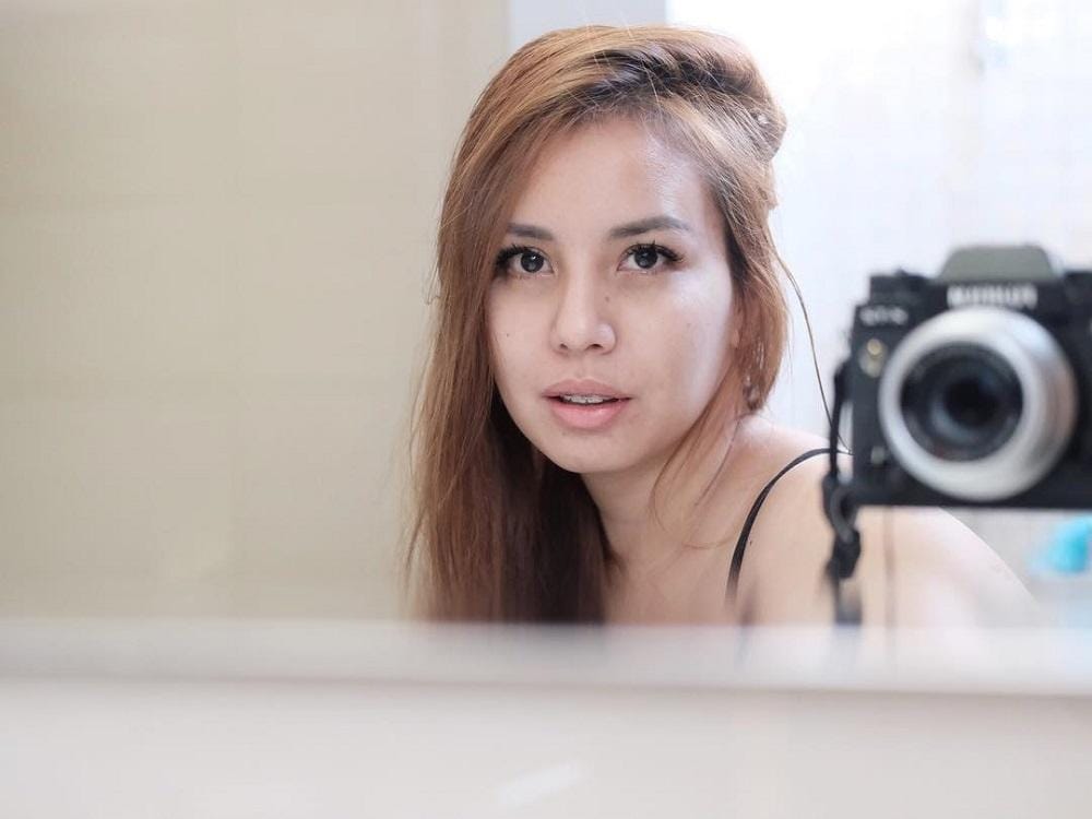 instagram.com/tya_ariestya