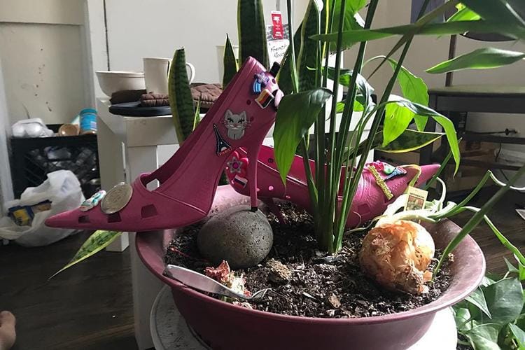 Dibilang 'Sepatu Jelek', High-Heel Crocs Balenciaga Malah Viral
