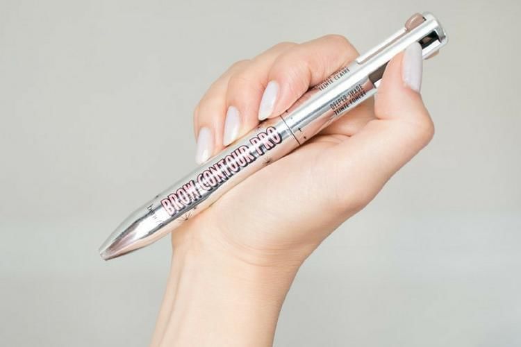 Instagram.com/@ benefitcosmetics